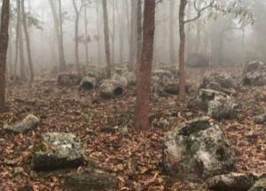 Кувшины смерти: в Лаосе обнаружили сотни необычных могил