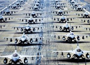 "Готові перейти до наступу": США стягнули в Європу багато літаків 