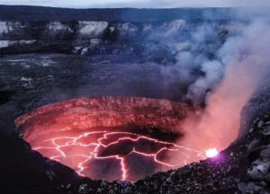 Ученые предупредили о возможном извержении вулкана в центре Европы