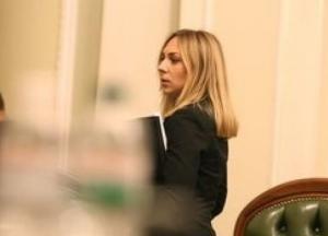 "Слугу народа" заметили в Раде с сумочкой почти за 10 "минималок" (фото)