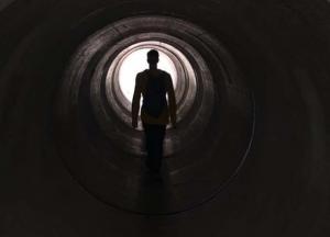 Ученые расссказали, откуда появляется «свет в конце тоннеля» перед смертью
