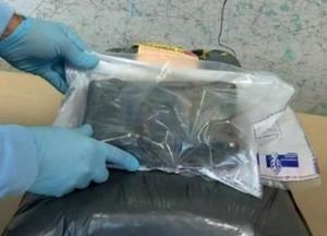  На побережье Франции вынесло почти тонну кокаина (видео)