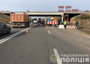 Под Харьковом в ДТП погиб начальник пожарной части с женой - СМИ (фото)
