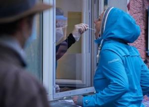 В Берлине запретили ходить по магазинам и музеям без теста на COVID