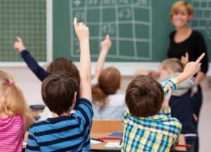 Правительство выделило более 50 млн грн на зарплаты учителей 8 областей