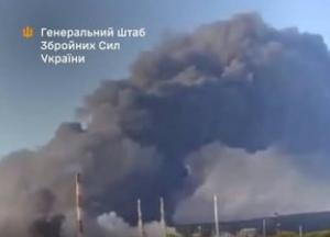 Україна атакувала стратегічні об'єкти Росії: уражено НПЗ, аеродром "Енгельс" та нафтобази