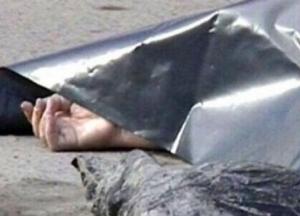 В Киеве обнаружили труп мужчины, погибшего при загадочных обстоятельствах (фото)