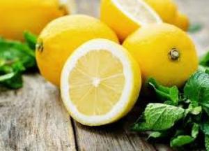 Медики рассказали, чем полезны лимоны