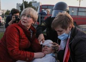 Жесткие задержания и водометы с краской: в Беларуси новые протесты (фото, видео)
