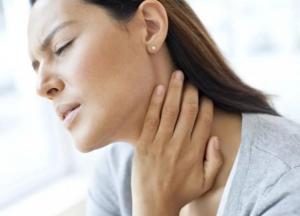Эксперты назвали натуральные средства лечения больного горла 