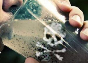 На Тернопольщине из-за ракетного обстрела отравлена вода: нельзя брать воду из колодцев