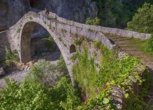 Археологи обнаружили самый старый мост времен средневековья