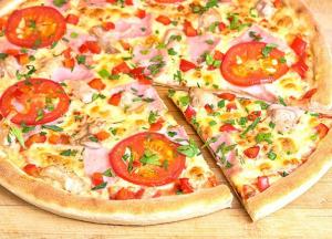 В киевской сети пиццерий посетителей кормили опасной для здоровья пиццей