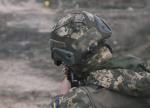 На Донбассе ранили украинского военного