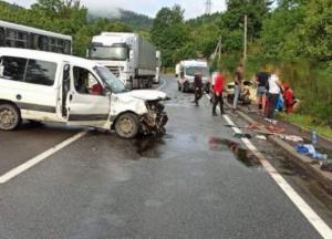 На трассе Киев-Чоп произошло ДТП с пострадавшими