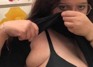 В Британии женщине удалили две лишние груди