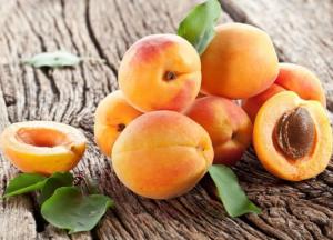 Медики назвали летний фрукт, который полезен для кишечника
