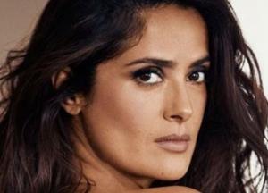 53-летняя Сальма Хайек поделилась пикантным снимком (фото)