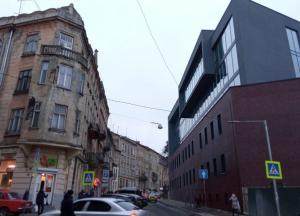 Депутат львовского облсовета подарил годовалому сыну частный медцентр