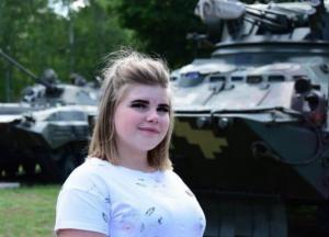 Первые украинские девушки-танкистки прошли курс молодого бойца (відео)