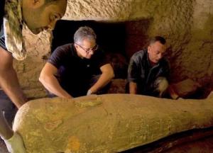 В Египте откопали 27 древних саркофагов (Фото)