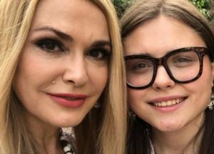 Ольга Сумская показала дочь-выпускницу (фото)