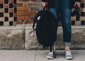 Может ли тяжелый рюкзак вызвать сколиоз