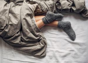 Эксперты рассказали, почему нельзя спать в носках