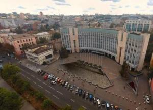 В горсовете Днепра уволили сразу 655 чиновников мэрии
