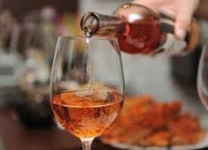 Ученые заявили, что люди, употребляющие алкоголь, живут дольше трезвенников