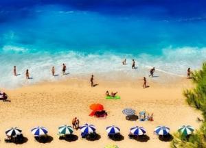 На пляж только в маске. В Турции усилили карантинные ограничения