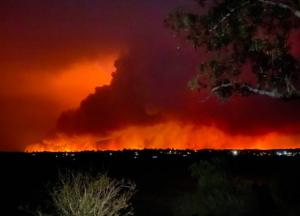 Пожары в Австралии: тысячи людей оказались в заложниках на пляже