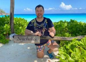 "Денег нет, но Вы держитесь": Богдан показал снимок с Сейшельских островов и написал, что скучает (фото)