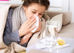 Названы бесполезные при лечении простуды средства