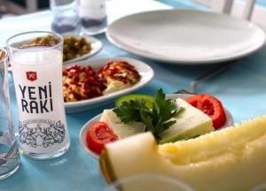 Медики назвали продукты, которыми нельзя закусывать алкоголь