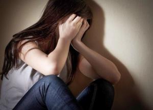 В Хмельницкой области женщина продавала несовершеннолетнюю дочь в сексуальное рабство