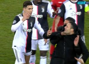 Фанат Роналду набросился на футболиста во время игры (видео)