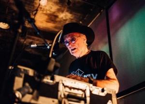 Умер легенда электронной музыки Саймеон Кокс