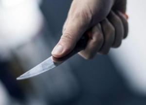 В киевской больнице мужчина с ножом ранил посетителя 