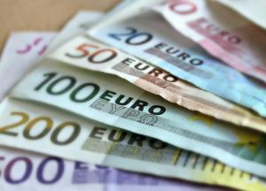 Курс валют на 31 марта: Нацбанк снова опустил курс гривны