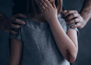 "Напоил и начал насиловать!" На Киевщине случилась жуткая трагедия с девочкой