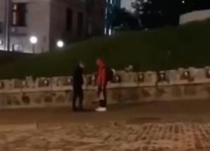 В Киеве задержали осквернителя памятника аллеи Небесной сотни 