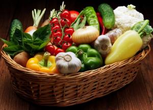 Медики рассказали, кому противопоказаны сырые овощи