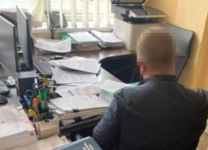 В Харьковской области сотрудник налоговой за $50 тысяч хотел повлиять на коллегу