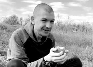 Помер військовий, який після звільнення з полону зворушив фразою: "Я рік мріяв про яблуко" (відео)