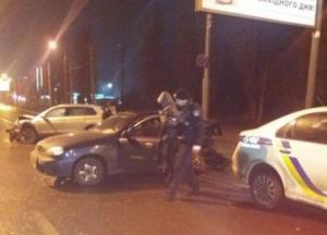 В Харькове в ДТП пострадали двое полицейских и 16-летний парень