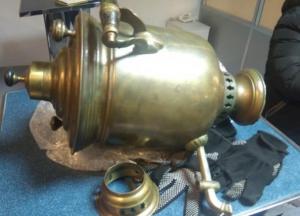 В аэропорту Борисполь задержали украинку со старинным самоваром (фото)