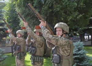 В Украине ввели НАТОвскую шкалу воинских званий: прапорщиков больше не будет
