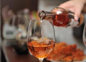 Медики назвали продукты, которые нельзя запивать алкоголем