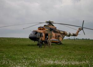 Гелікоптери в епоху дронів: як війна в Україні трансформує армійську авіацію